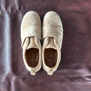 Paolo Tan Slip-On Sneakers Minimalist Design